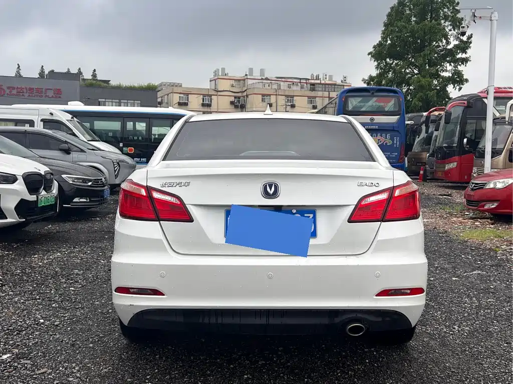Eado 1.6 L Auto Style