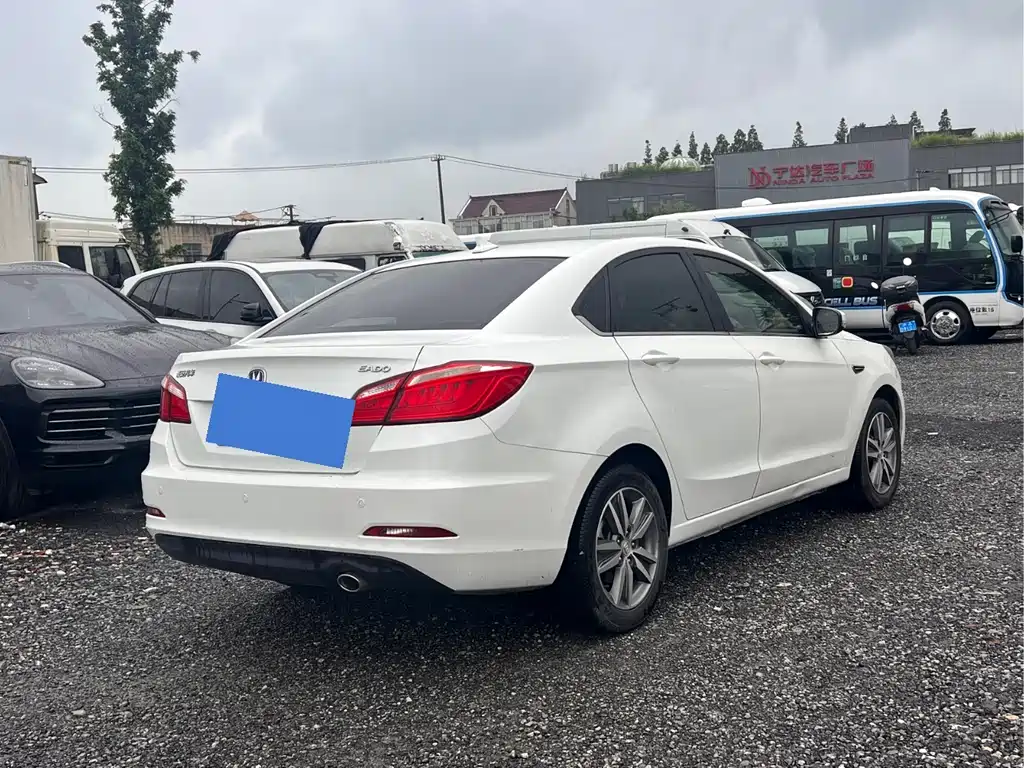 Eado 1.6 L Auto Style