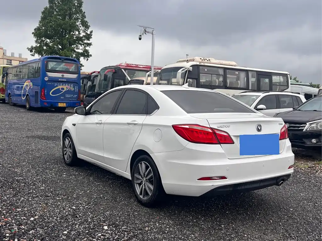 Eado 1.6 L Auto Style