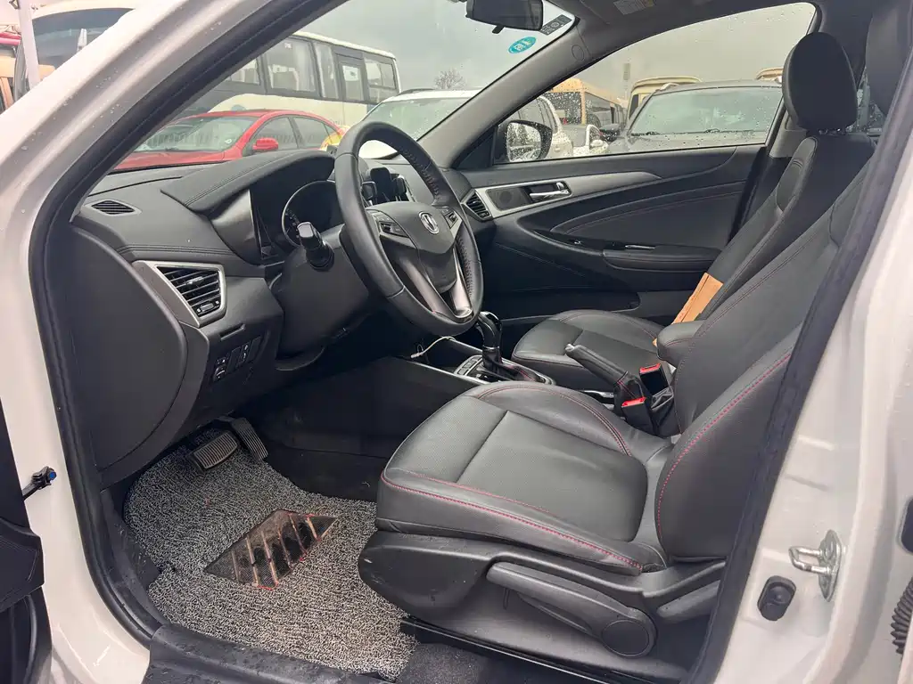 Eado 1.6 L Auto Style