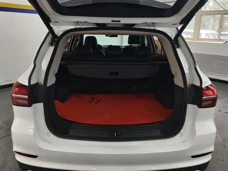 Roewe RX5 30 T 2 WD Auto Internet Smart Enjoyment