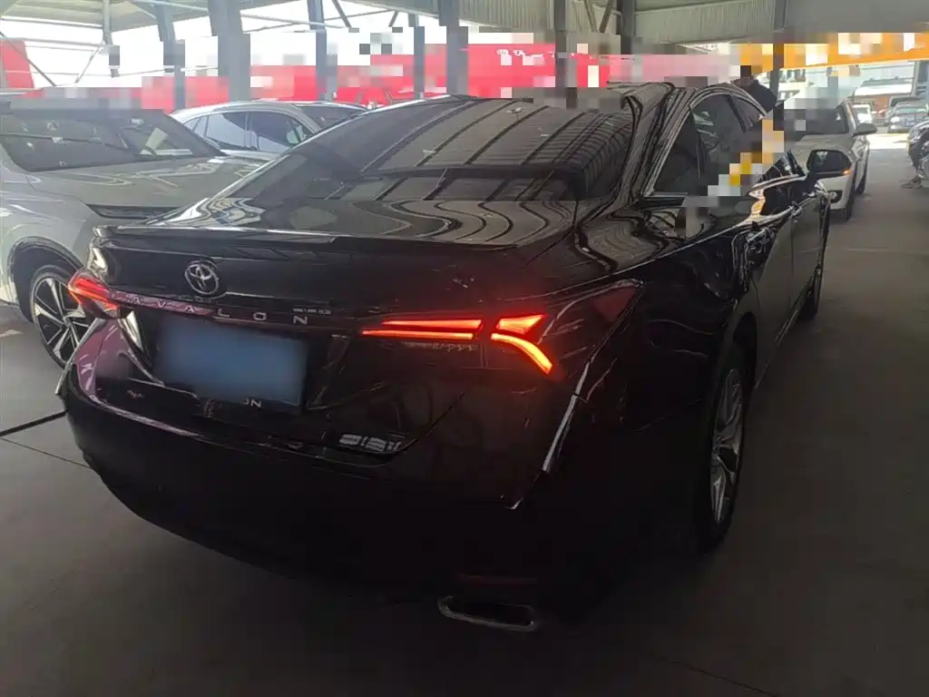 Avalon 2.5 L Luxury