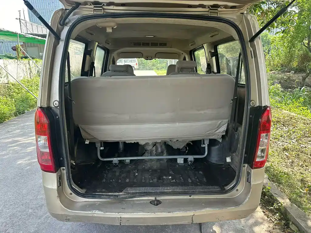 Wuling Rongguang V 1.5 L Standard
