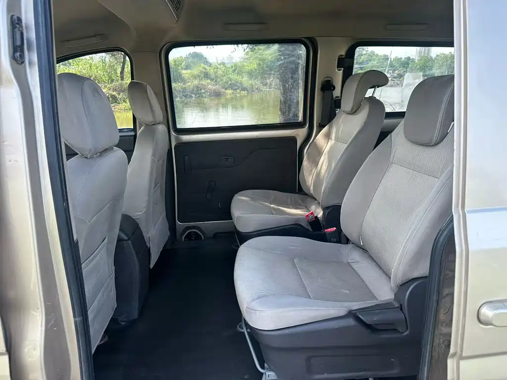 Wuling Rongguang V 1.5 L Standard