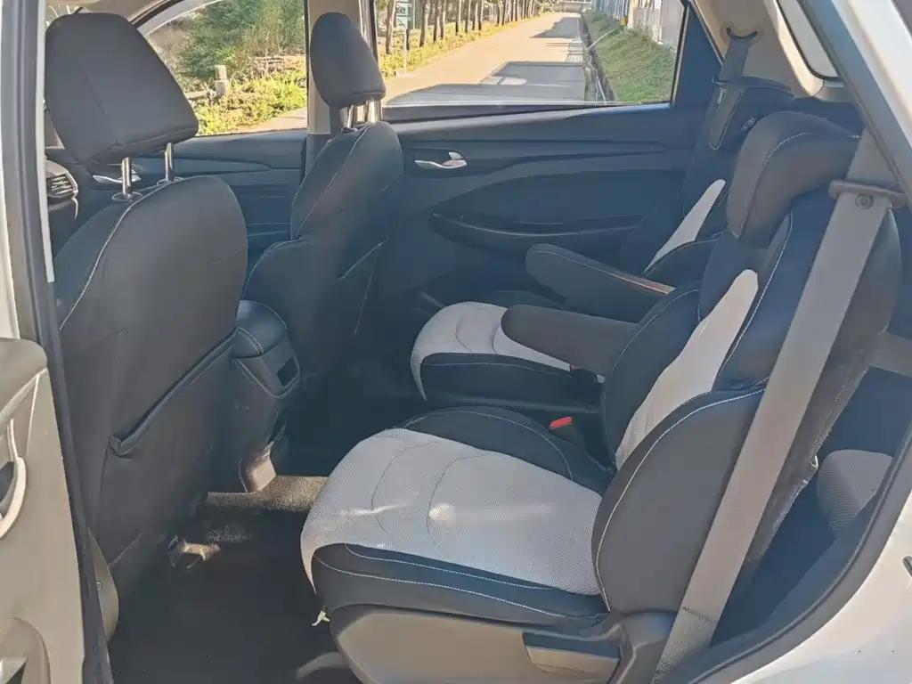Wuling Hongguang S3 1.5 L Manual Standard CN-V