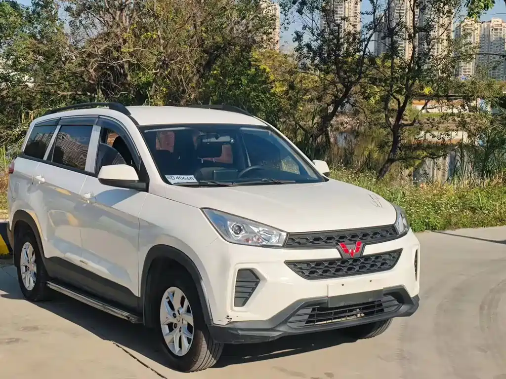 Wuling Hongguang S3 1.5 L Manual Standard CN-V