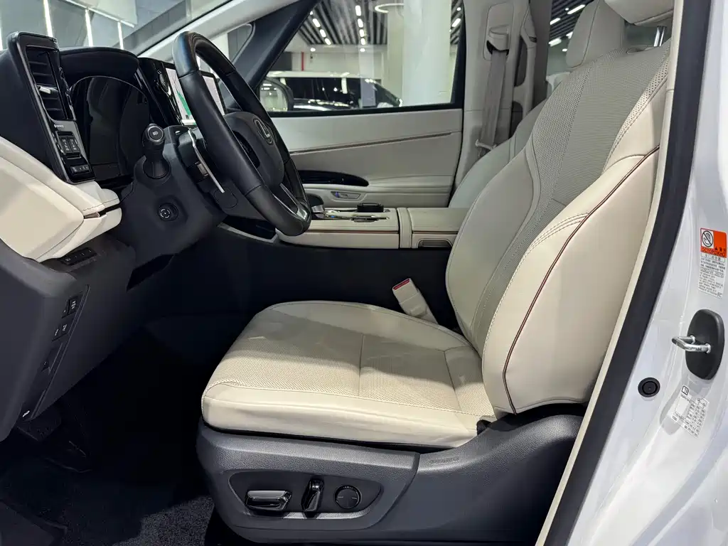Lexus LM 350 h 7-seat Elegant