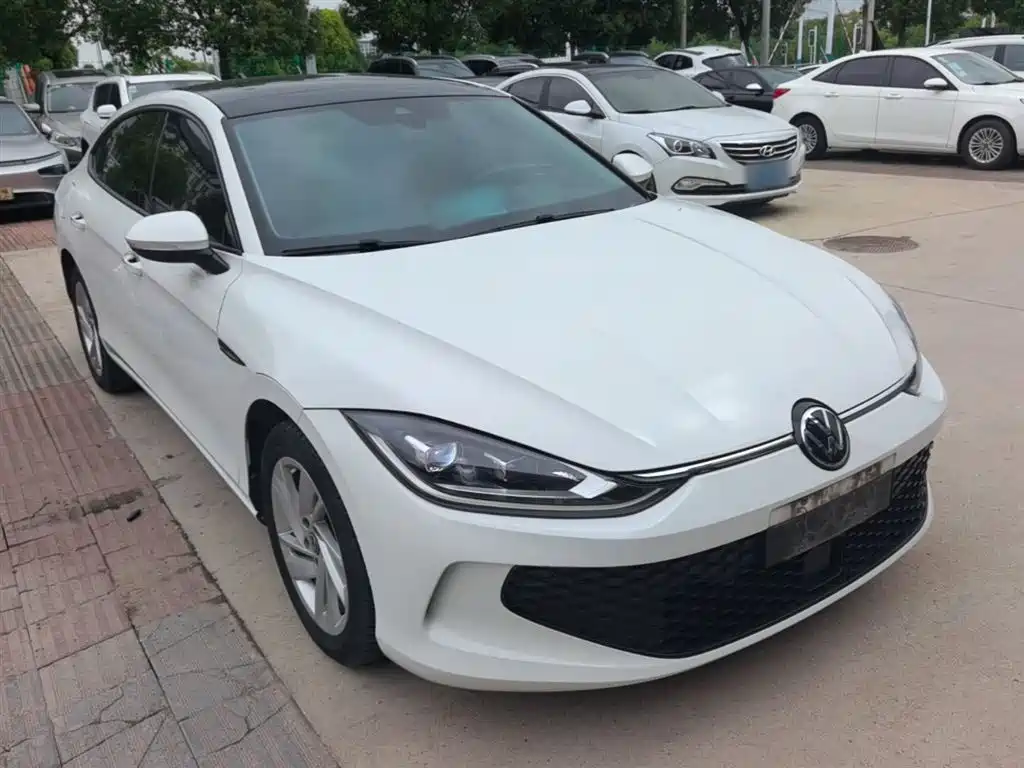 Lamando Lamando L 280 TSI DSG Dazzle Hot
