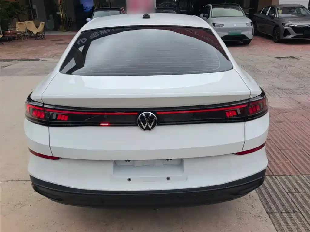 Lamando Lamando L 280 TSI DSG Dazzle Hot
