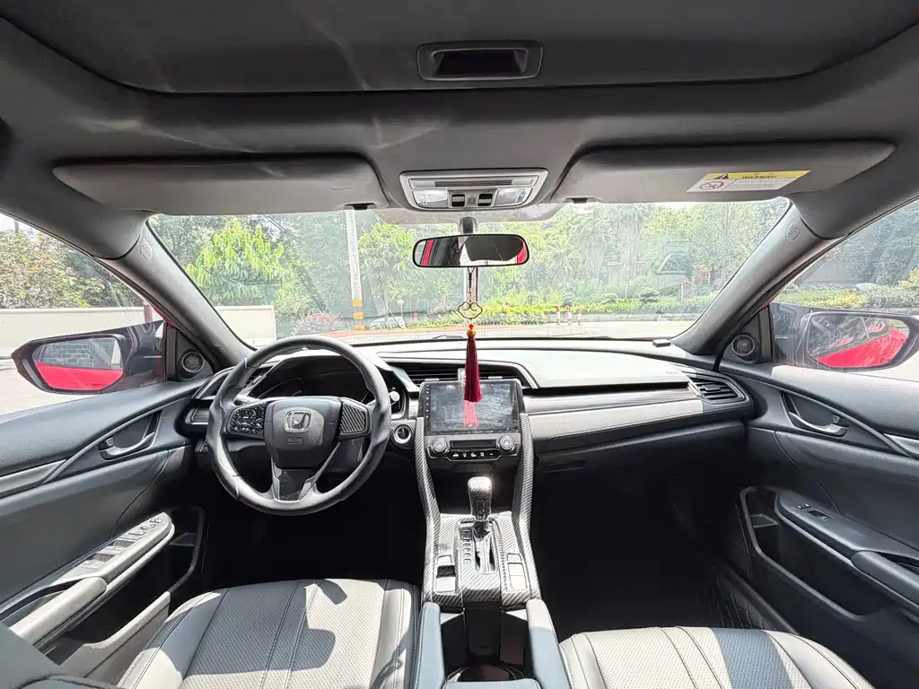 Civic HATCHBACK 220 TURBO CVT New Sharp Control