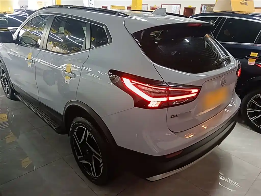 Qashqai Honor 2.0 L CVT XV+ Leading
