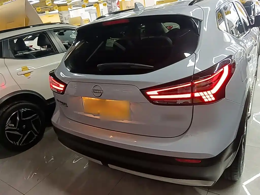 Qashqai Honor 2.0 L CVT XV+ Leading