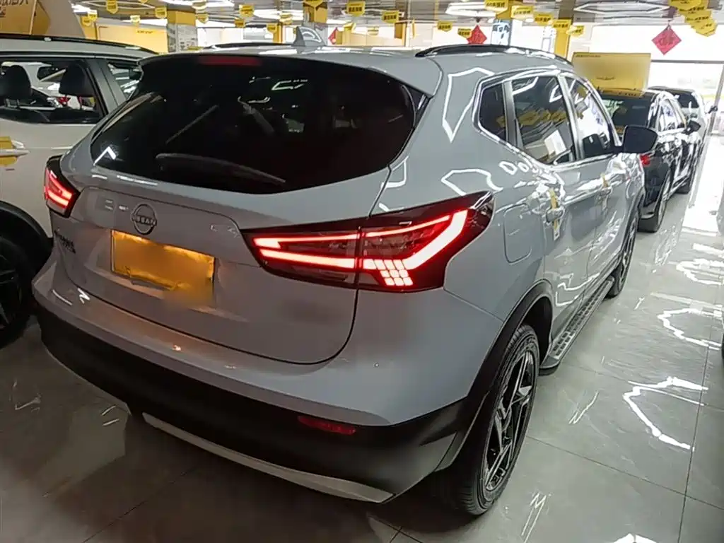 Qashqai Honor 2.0 L CVT XV+ Leading