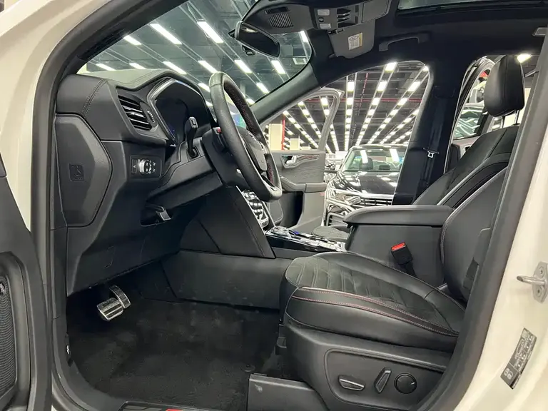 Ford Escape EcoBoost 245 4 WD Indulge ST-LINE