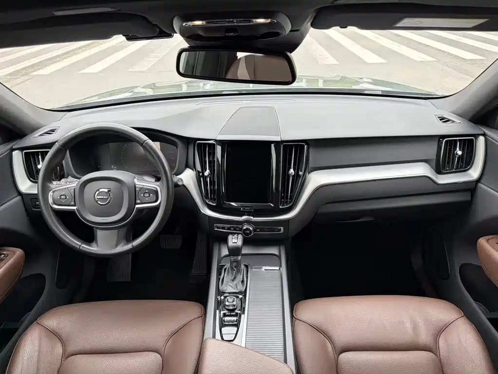 Volvo XC60 T5 4 WD Smart Ease Luxury