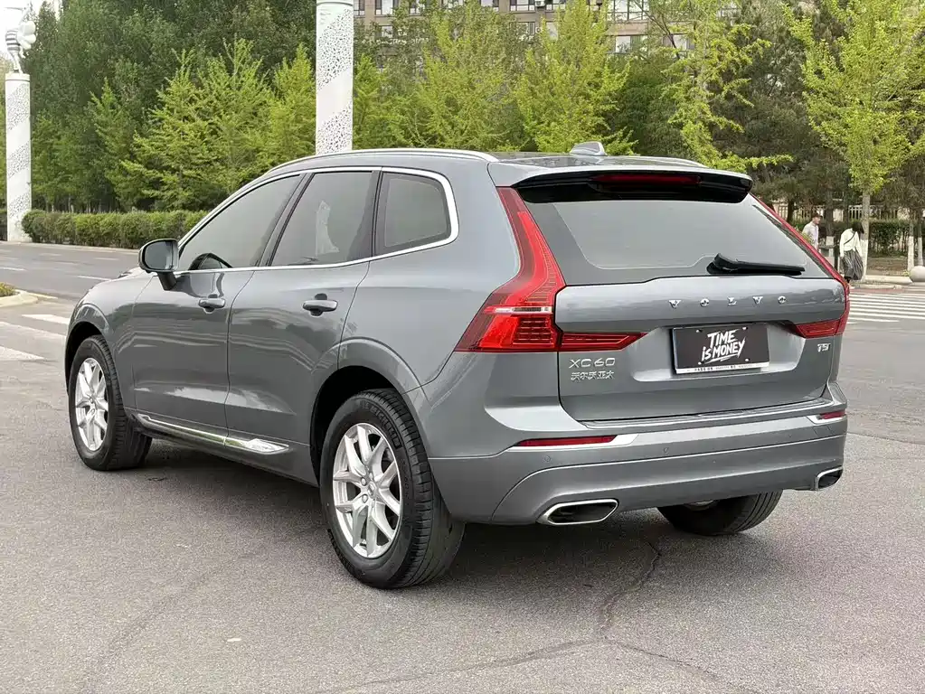 Volvo XC60 T5 4 WD Smart Ease Luxury
