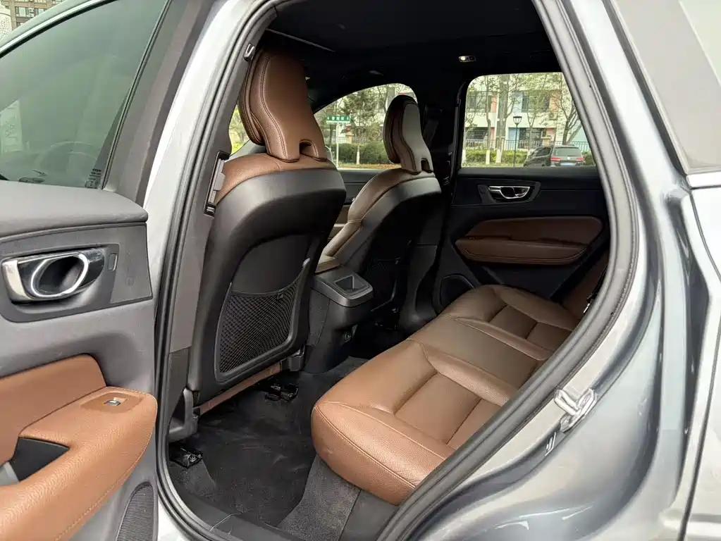 Volvo XC60 T5 4 WD Smart Ease Luxury