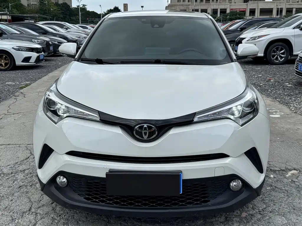 Toyota C-HR 2.0 L Leading Sunroof CN-V