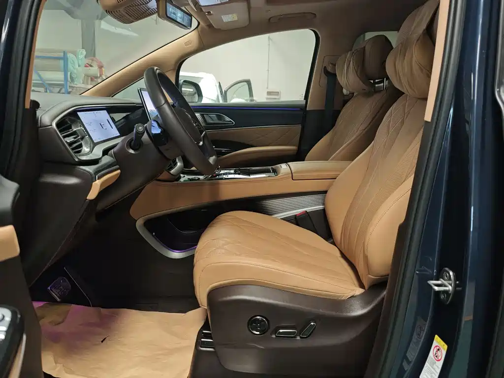 Denza D9 DM-i Smart Drive 1020 4 WD Flagship