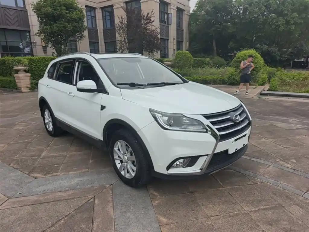 BAIC Huansu S6 1.5 T Manual Leading