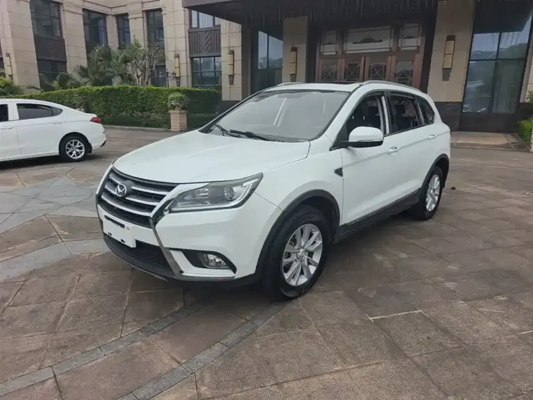 BAIC Huansu S6 1.5 T Manual Leading