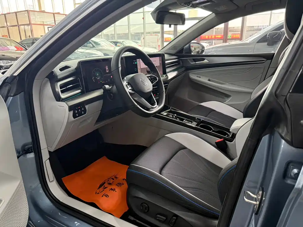 Lamando Lamando L 280 TSI DSG Spicy Cool