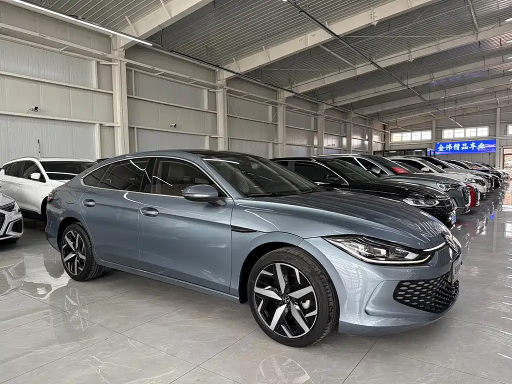 Lamando Lamando L 280 TSI DSG Spicy Cool