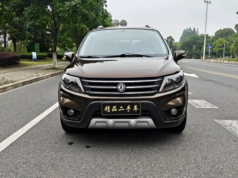 Dongfeng Joyear X5 1.6 L Manual Premium