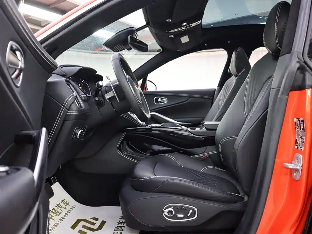 Aston Martin DBX 3.0 T STRAIGHT-SIX