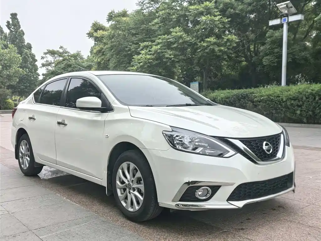 Sylphy Facelift Classic 1.6 XE CVT Comfort