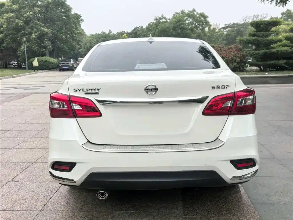 Sylphy Facelift Classic 1.6 XE CVT Comfort