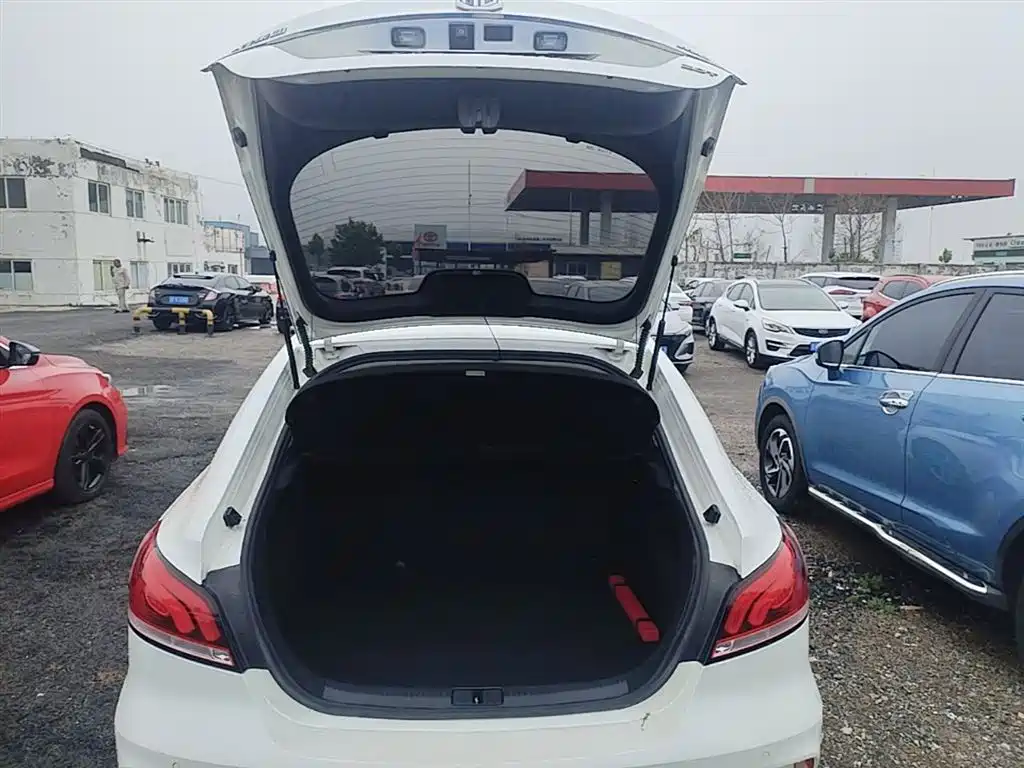 MG6 20 T Auto Sport