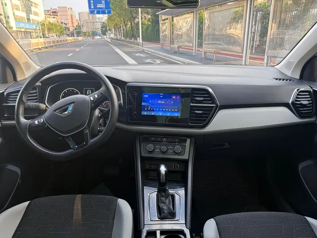 Jetta VS7 280 TSI Auto Progressive