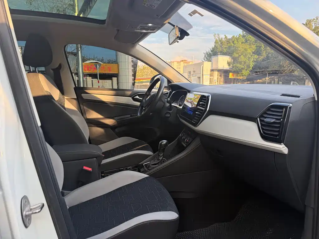 Jetta VS7 280 TSI Auto Progressive