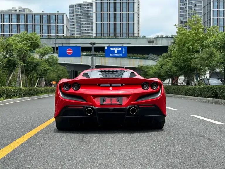Ferrari F8 Tributo 3.9 T V8