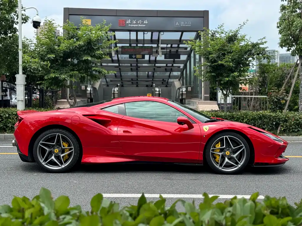 Ferrari F8 Tributo 3.9 T V8