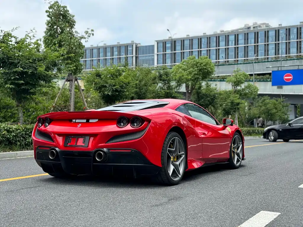 Ferrari F8 Tributo 3.9 T V8