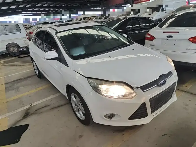 Ford Focus Sedan 1.6 L Auto Style