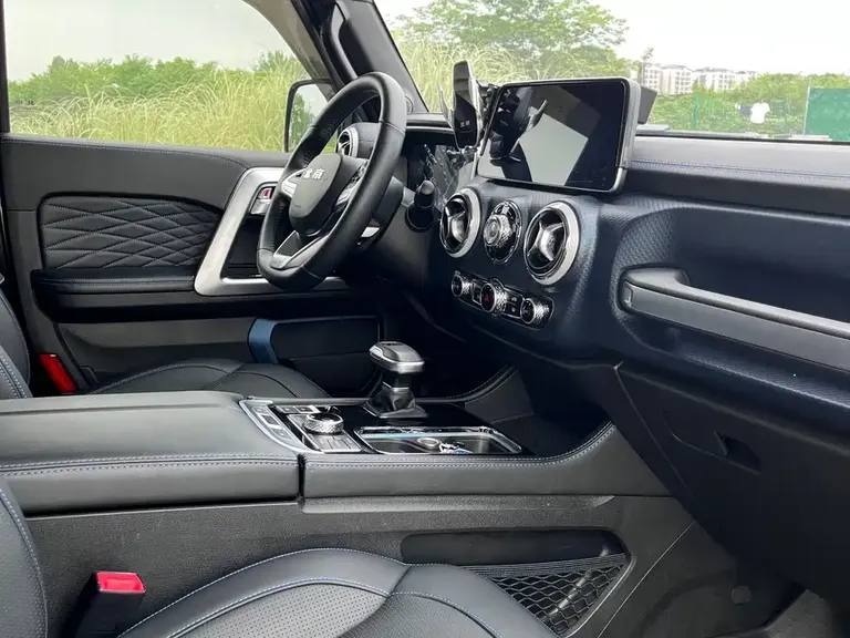 BAIC BJ40 2.0 D Auto 4 WD Blade Hero Swordsman (Front/Rear E-Lock)