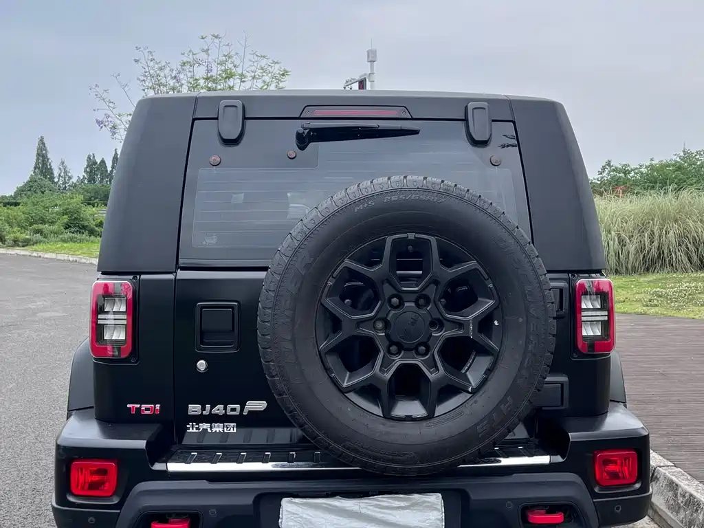 BAIC BJ40 2.0 D Auto 4 WD Blade Hero Swordsman (Front/Rear E-Lock)