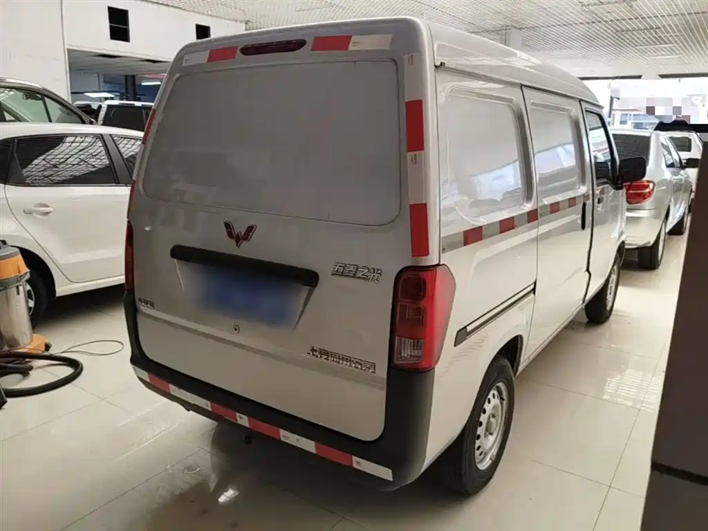 Wuling Zhiguang 1.2 L Van Transport Utility CN-VI 2-seat LSI