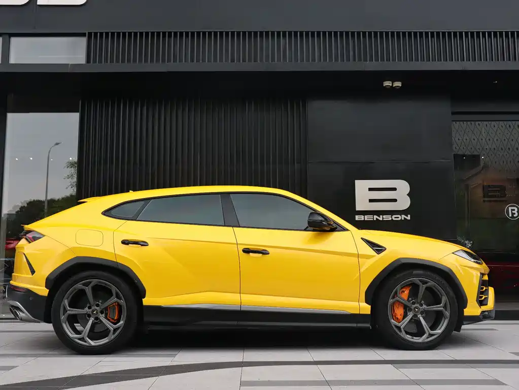 Urus 4.0 T V8