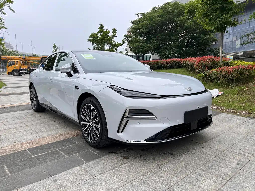 Galaxy Xingyao 8 130 km EM-i Flagship