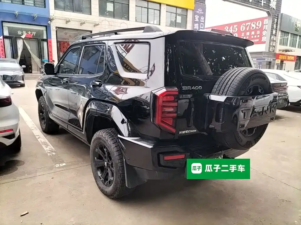 Tank 400 NEV Hi4-T Offroad