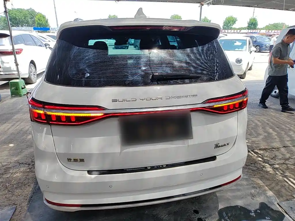 Song MAX Upgraded 1.5 T Auto Distinguished 6-seat