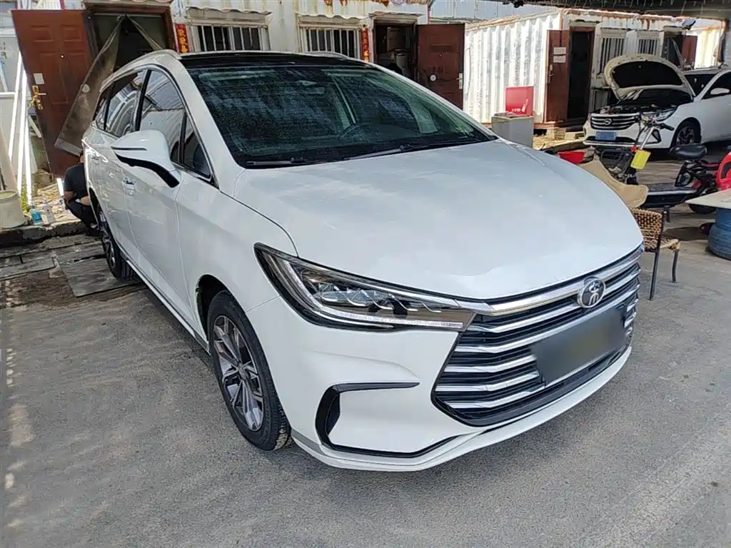 Song MAX Upgraded 1.5 T Auto Distinguished 6-seat