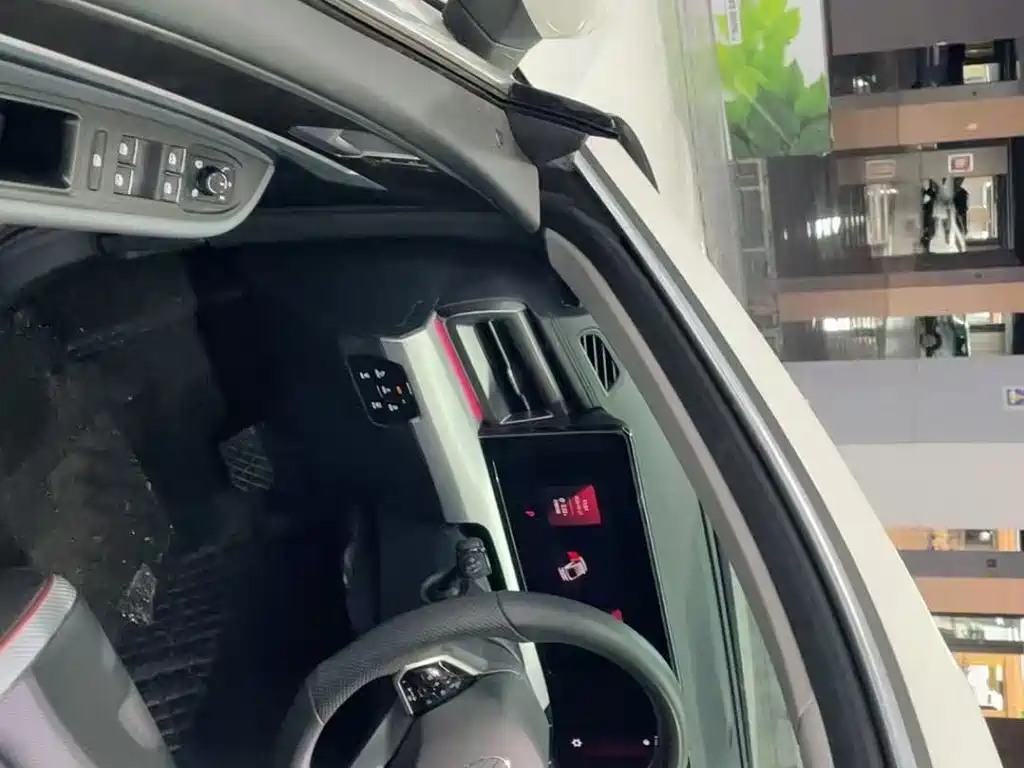Lamando Lamando L 280 TSI DSG Spicy Cool