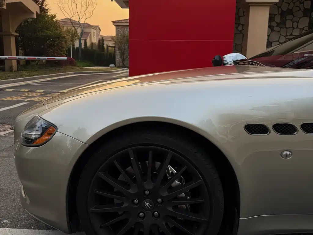 Quattroporte 4.7 L Global Honor