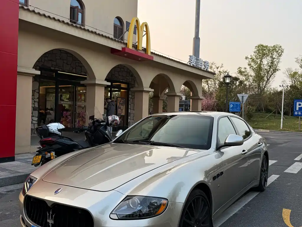 Quattroporte 4.7 L Global Honor