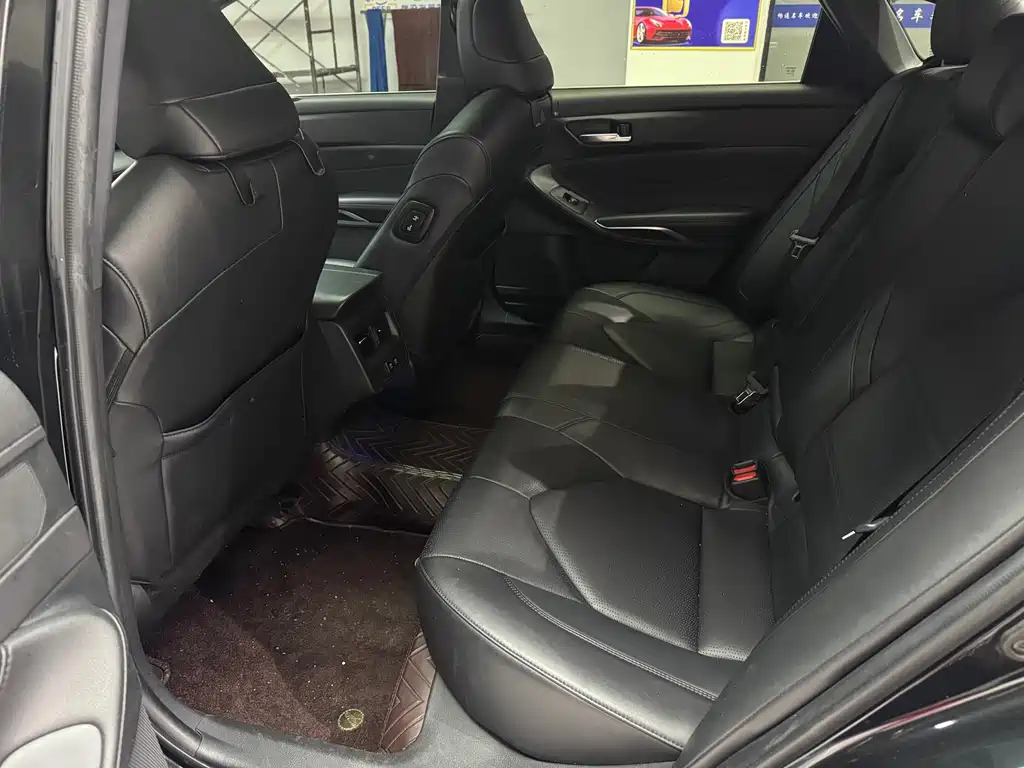 Avalon 2.5 L Luxury